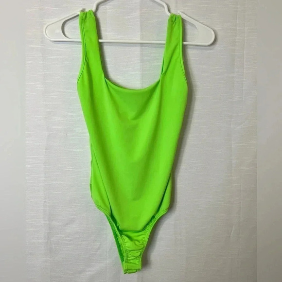 London Rose Fitted Neon Green Bodysuit - Picture 4 of 4